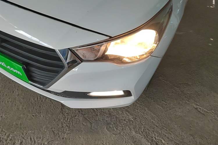 Used Hyundai Verna (new generation) 2016 1.4L Automatic Cool Edition GLS Left Front Headlight