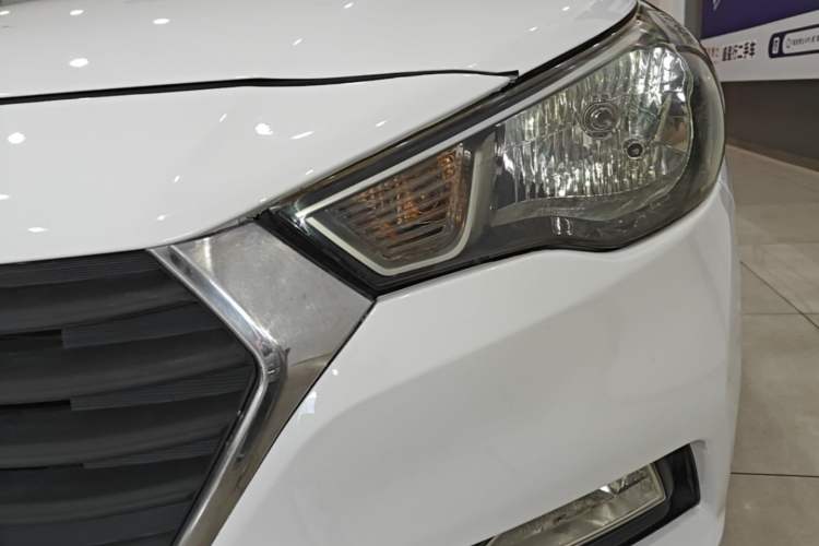 Used Hyundai Verna (new generation) 2016 1.4L Automatic Cool Edition GLS Left Front Headlight