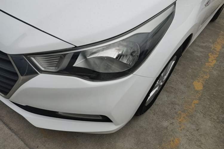 Used Hyundai Verna (new generation) 2016 1.4L Automatic Sport Edition Left Front Headlight