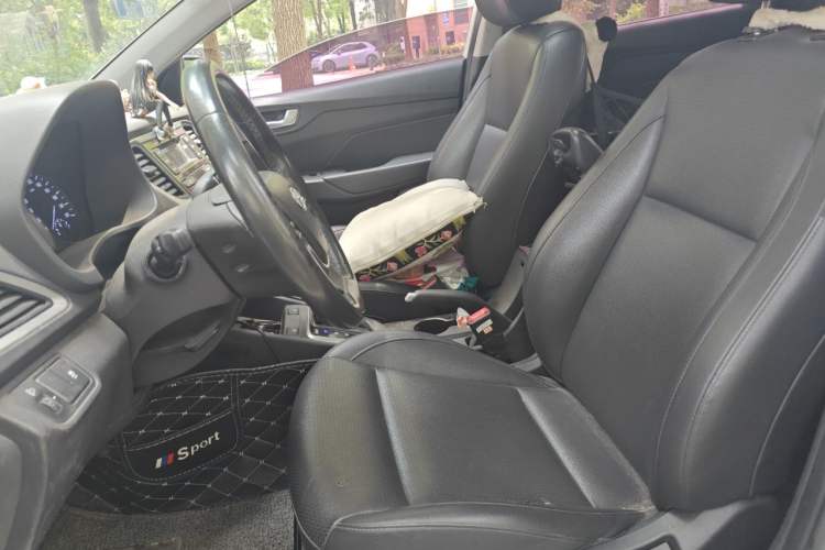 Used Hyundai Verna (new generation) 2016 1.6L Automatic Elite Edition TOP Left Front Seat