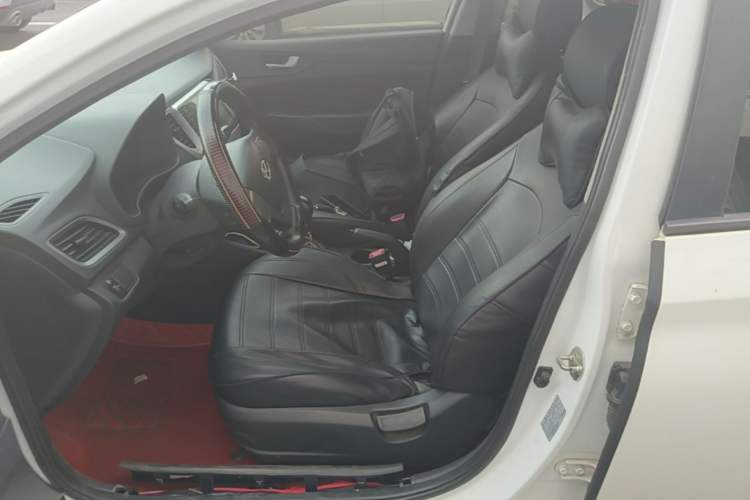 Used Hyundai Verna (new generation) 2016 1.4L Manual Cool Edition GLS Left Front Seat