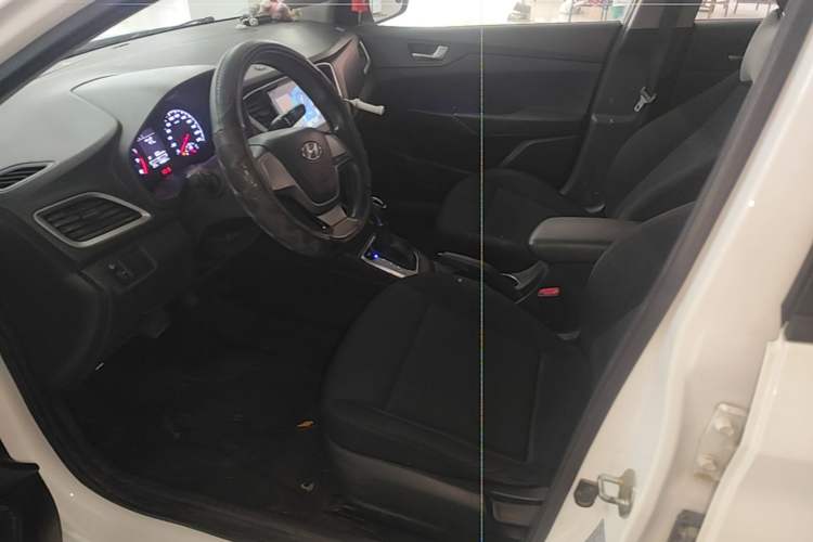 Used Hyundai Verna (new generation) 2016 1.4L Automatic Cool Edition GLS Left Front Seat