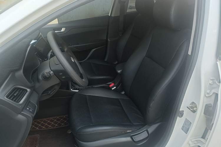 Used Hyundai Verna (new generation) 2016 1.4L Automatic Cool Edition GLS Left Front Seat