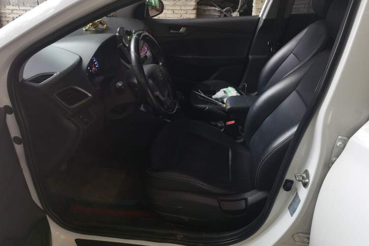 Used Hyundai Verna (new generation) 2016 1.4L Manual Cool Edition GLS Left Front Seat