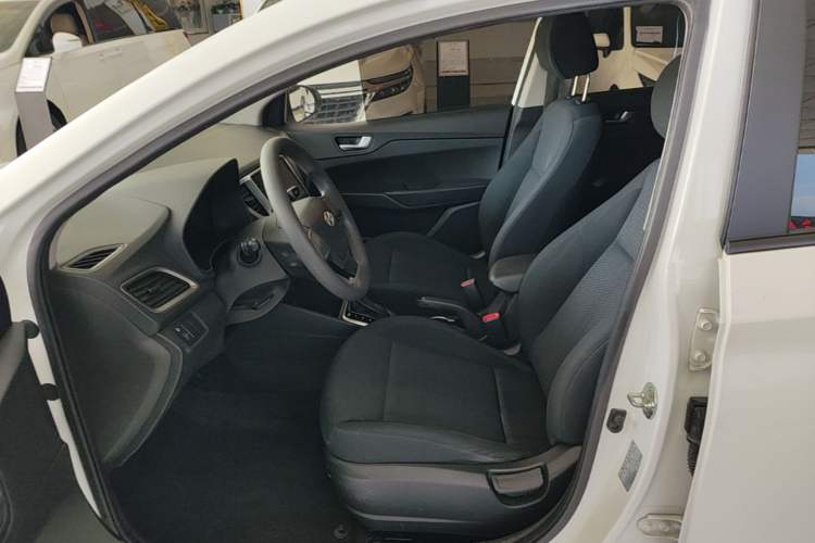 Used Hyundai Verna (new generation) 2016 1.4L Automatic Cool Edition GLS Left Front Seat