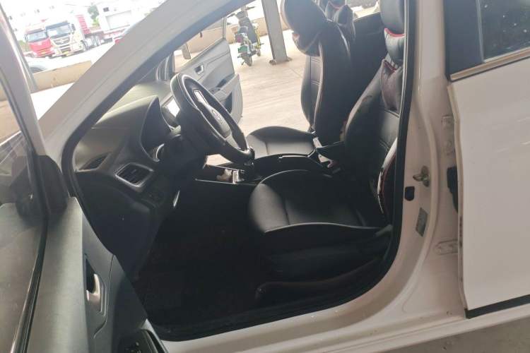 Used Hyundai Verna (new generation) 2016 1.4L Manual Cool Edition GLS Left Front Seat