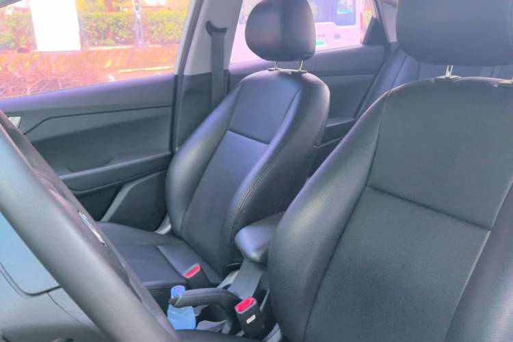 Used Hyundai Verna (new generation) 2016 1.4L Automatic Cool Edition GLS Left Front Seat