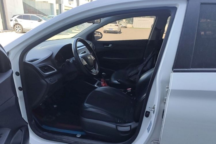 Used Hyundai Verna (new generation) 2016 1.4L Manual Cool Edition GLS Left Front Seat