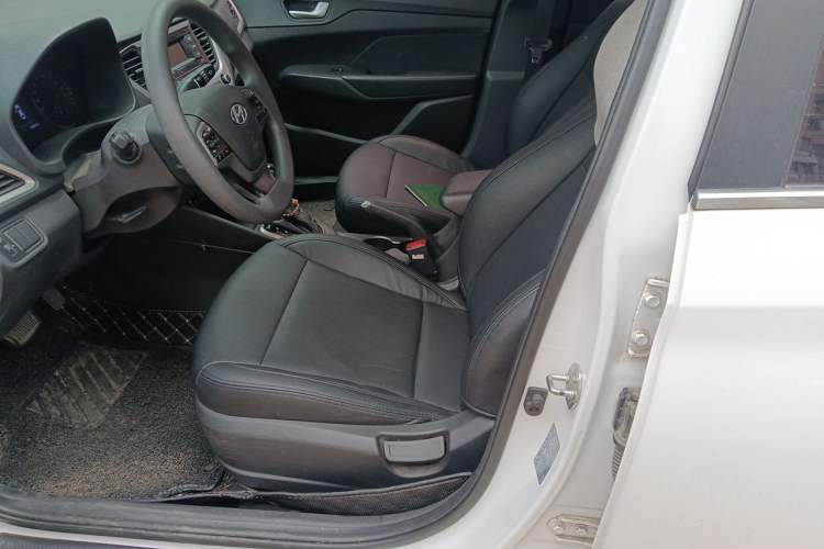 Used Hyundai Verna (new generation) 2016 1.4L Automatic Elite Edition TOP Left Front Seat