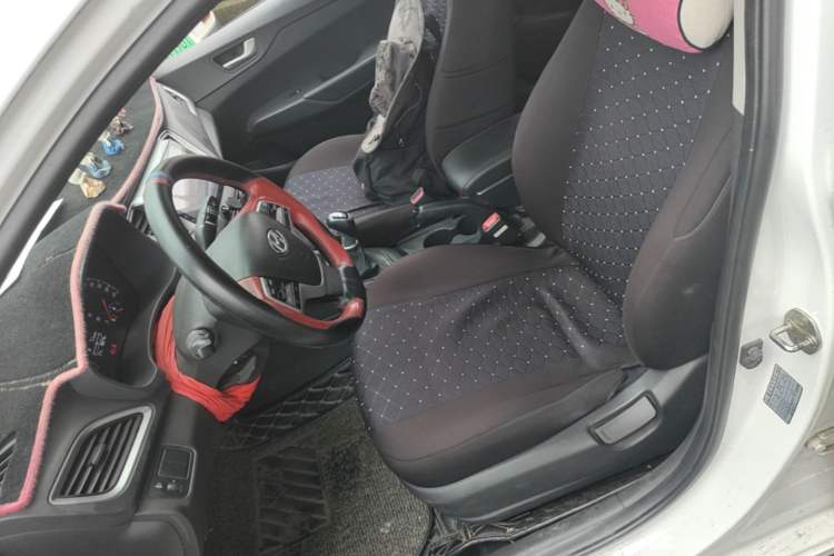 Used Hyundai Verna (new generation) 2016 1.4L Manual Cool Edition GLS Left Front Seat