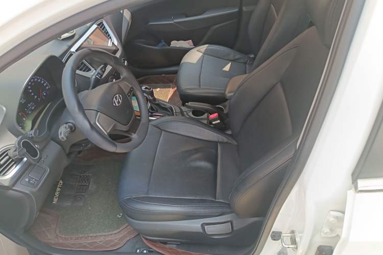 Used Hyundai Verna (new generation) 2016 1.4L Automatic Cool Edition GLS Left Front Seat
