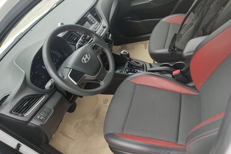 Used Hyundai Verna (new generation) 2016 1.4L Automatic Sport Edition Left Front Seat
