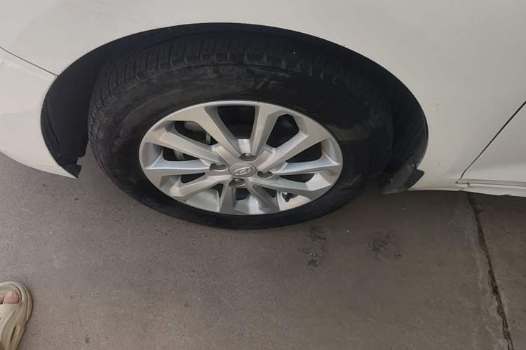 Used Hyundai Verna (new generation) 2016 1.4L Manual Cool Edition GLS Left Front Wheel Hub