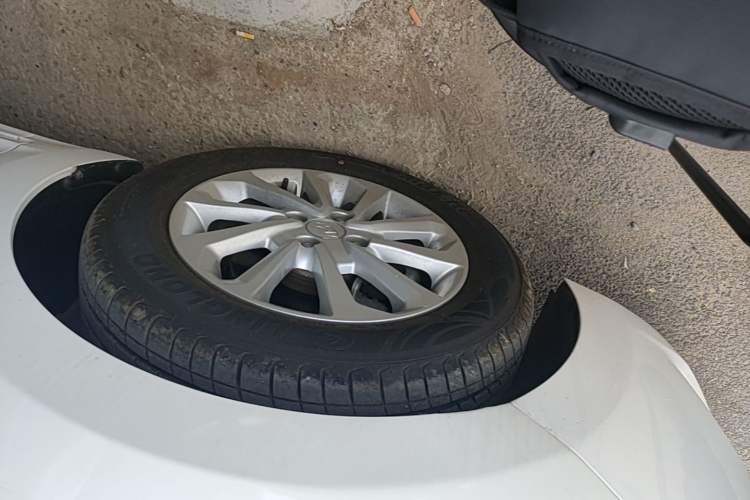 Used Hyundai Verna (new generation) 2016 1.4L Manual Cool Edition GLS Left Front Wheel Hub