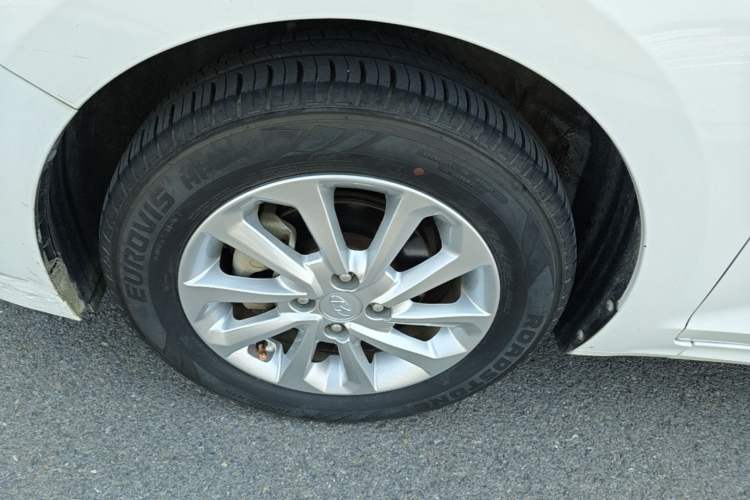 Used Hyundai Verna (new generation) 2016 1.4L Manual Cool Edition GLS Left Front Wheel Hub
