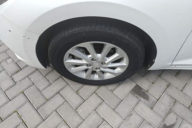 Used Hyundai Verna (new generation) 2016 1.4L Manual Cool Edition GLS Left Front Wheel Hub