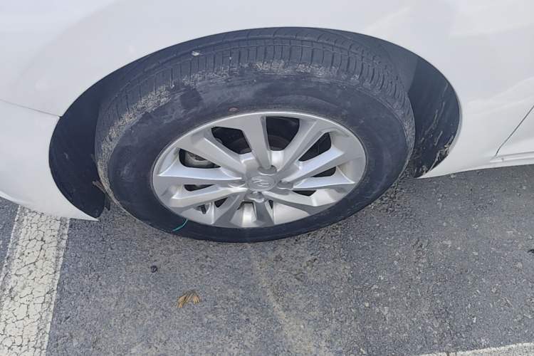 Used Hyundai Verna (new generation) 2016 1.4L Manual Cool Edition GLS Left Front Wheel Hub