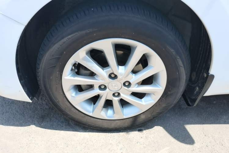 Used Hyundai Verna (new generation) 2016 1.4L Manual Cool Edition GLS Left Front Wheel Hub