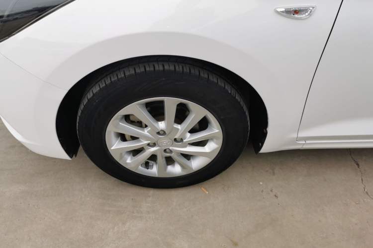 Used Hyundai Verna (new generation) 2016 1.4L Manual Cool Edition GLS Left Front Wheel Hub