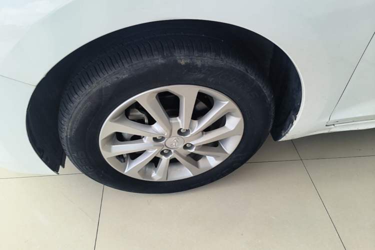 Used Hyundai Verna (new generation) 2016 1.4L Manual Cool Edition GLS Left Front Wheel Hub