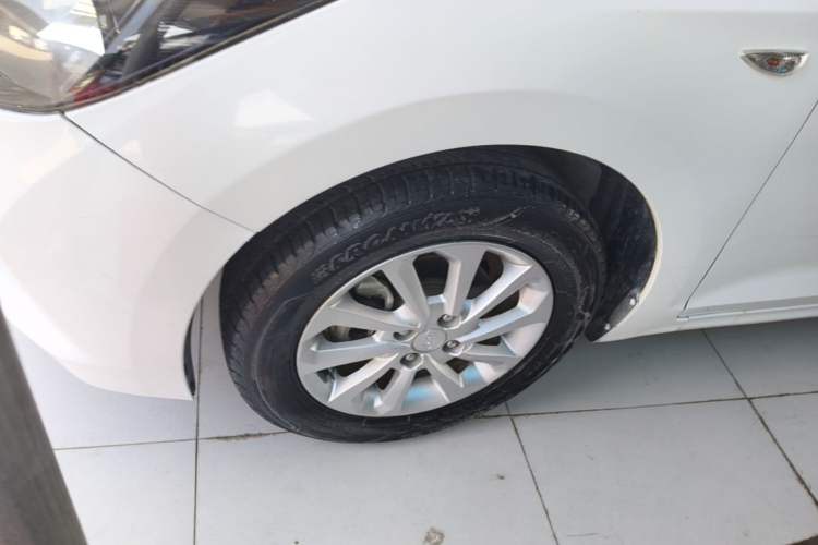 Used Hyundai Verna (new generation) 2016 1.4L Automatic Cool Edition GLS Left Front Wheel Hub