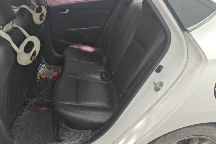 Used Hyundai Verna (new generation) 2016 1.6L Automatic Elite Edition TOP Left Rear Seat