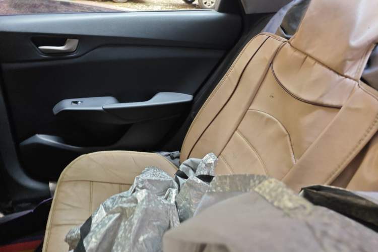 Used Hyundai Verna (new generation) 2016 1.4L Automatic Cool Edition GLS Left Rear Seat