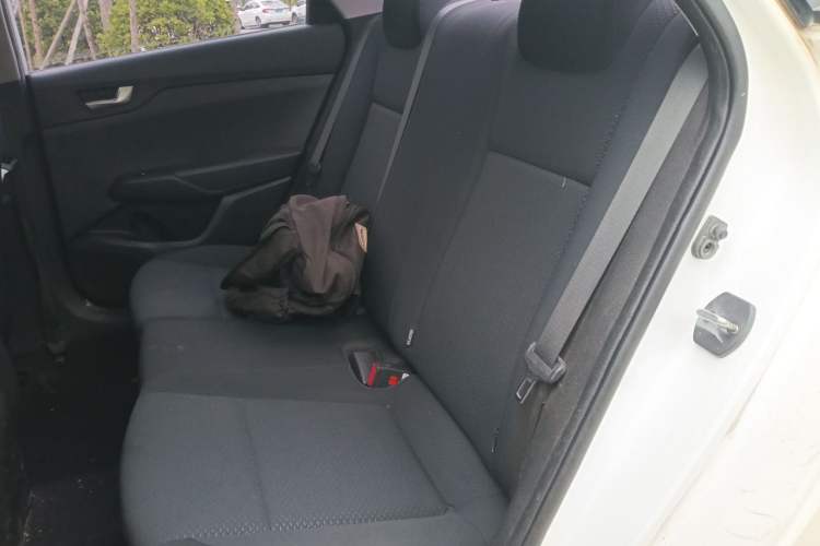 Used Hyundai Verna (new generation) 2016 1.4L Automatic Cool Edition GLS Left Rear Seat