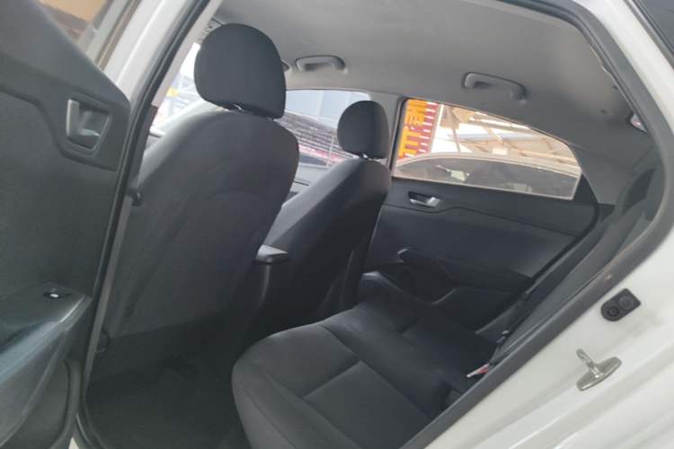 Used Hyundai Verna (new generation) 2016 1.4L Automatic Cool Edition GLS Left Rear Seat