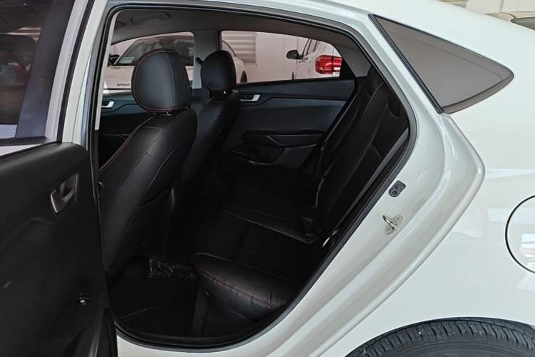 Used Hyundai Verna (new generation) 2016 1.4L Automatic Cool Edition GLS Left Rear Seat