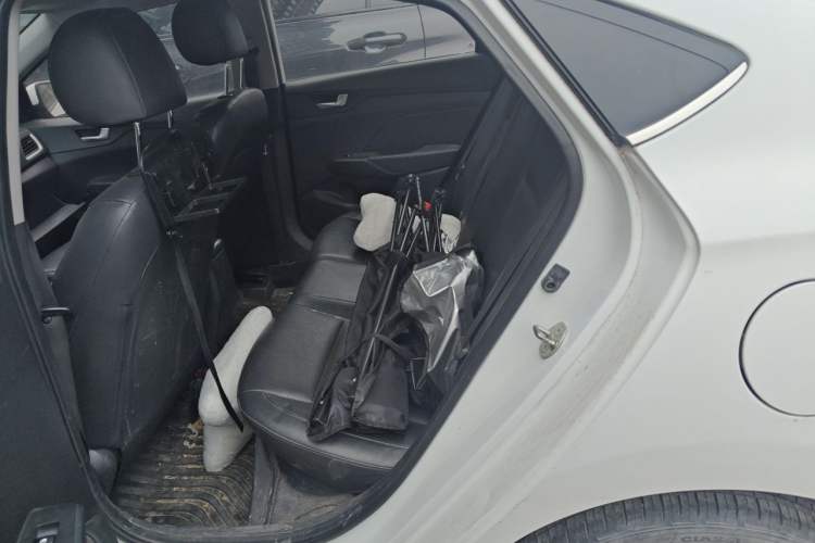 Used Hyundai Verna (new generation) 2016 1.6L Automatic Elite Edition TOP Left Rear Seat