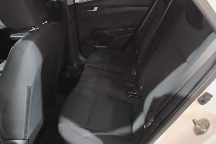 Used Hyundai Verna (new generation) 2016 1.4L Automatic Cool Edition GLS Left Rear Seat