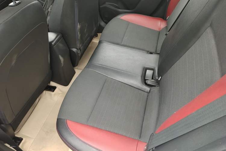 Used Hyundai Verna (new generation) 2016 1.4L Automatic Sport Edition Left Rear Seat