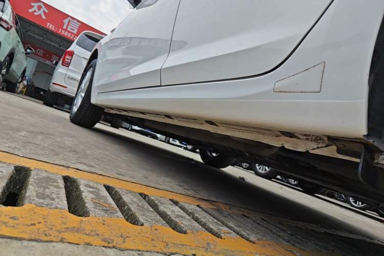 Used Hyundai Verna (new generation) 2016 1.4L Manual Cool Edition GLS Left Side Sill