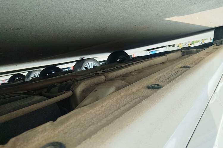 Used Hyundai Verna (new generation) 2016 1.4L Automatic Cool Edition GLS Left Side Sill
