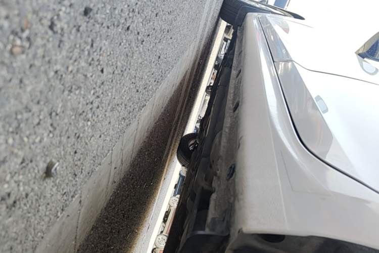 Used Hyundai Verna (new generation) 2016 1.4L Manual Cool Edition GLS Left Side Sill