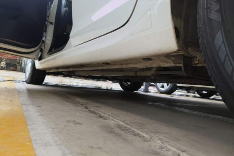 Used Hyundai Verna (new generation) 2016 1.4L Automatic Cool Edition GLS Left Side Sill