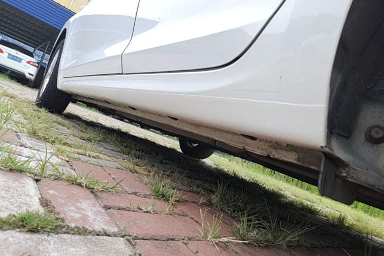 Used Hyundai Verna (new generation) 2016 1.4L Manual Cool Edition GLS Left Side Sill