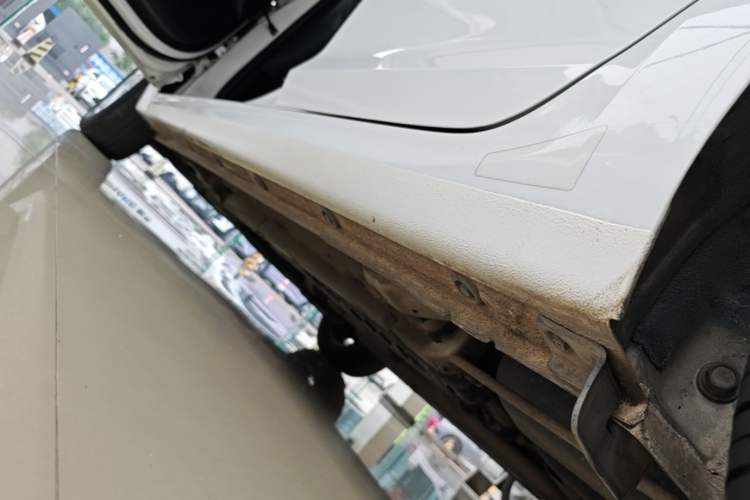 Used Hyundai Verna (new generation) 2016 1.4L Automatic Cool Edition GLS Left Side Sill