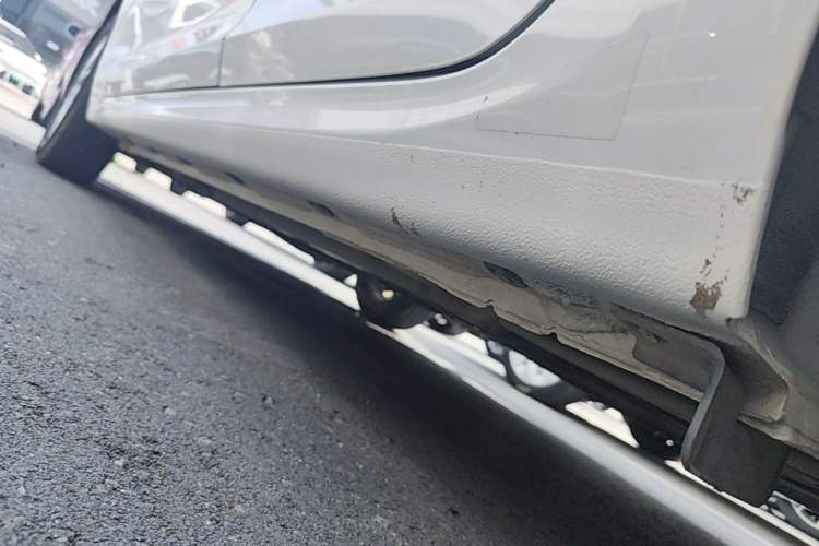 Used Hyundai Verna (new generation) 2016 1.4L Manual Cool Edition GLS Left Side Sill