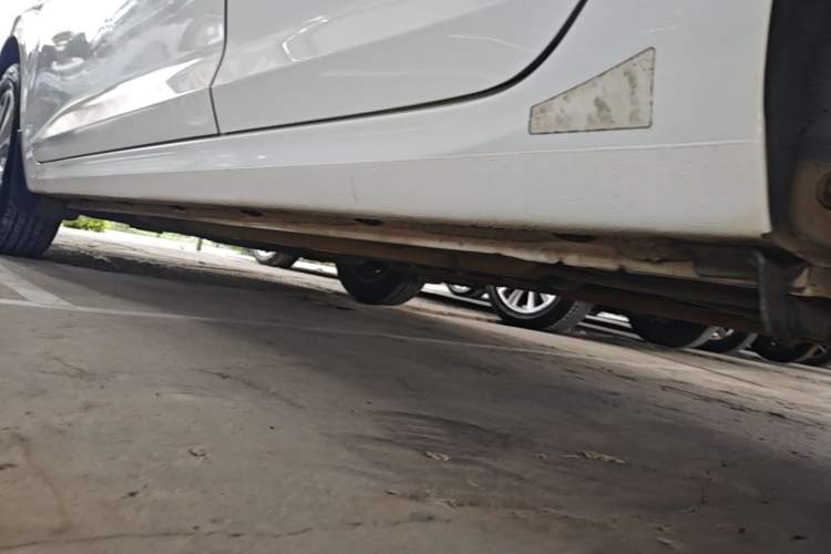 Used Hyundai Verna (new generation) 2016 1.4L Automatic Sport Edition Left Side Sill