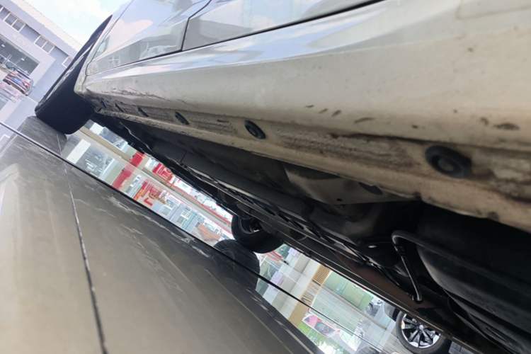 Used Hyundai Verna (new generation) 2016 1.4L Manual Cool Edition GLS Left Side Sill