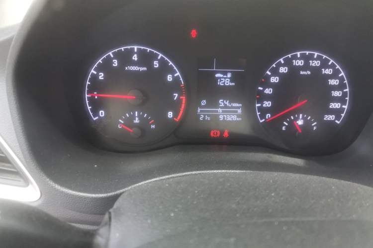 Used Hyundai Verna (new generation) 2016 1.4L Manual Cool Edition GLS Odometer Close Up