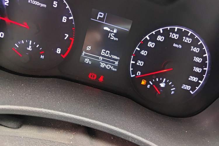 Used Hyundai Verna (new generation) 2016 1.4L Automatic Cool Edition GLS Odometer Close Up