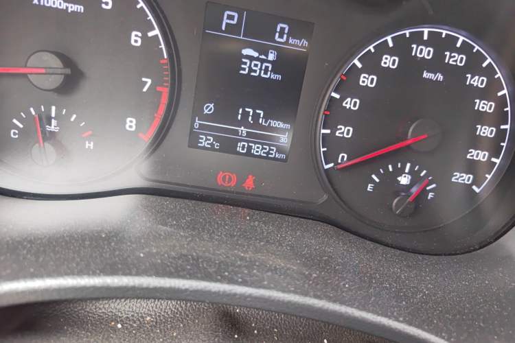 Used Hyundai Verna (new generation) 2016 1.4L Automatic Cool Edition GLS Odometer Close Up