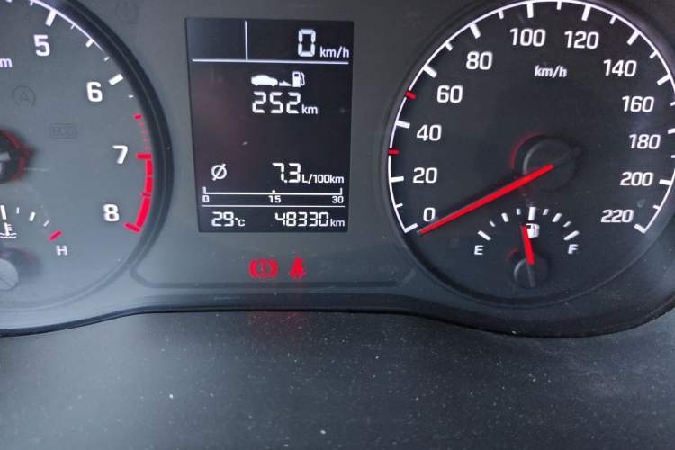 Used Hyundai Verna (new generation) 2016 1.4L Manual Cool Edition GLS Odometer Close Up
