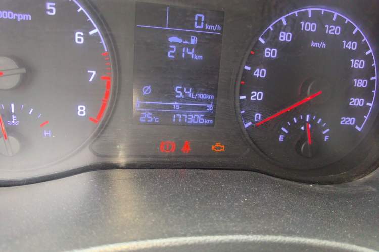 Used Hyundai Verna (new generation) 2016 1.4L Manual Cool Edition GLS Odometer Close Up