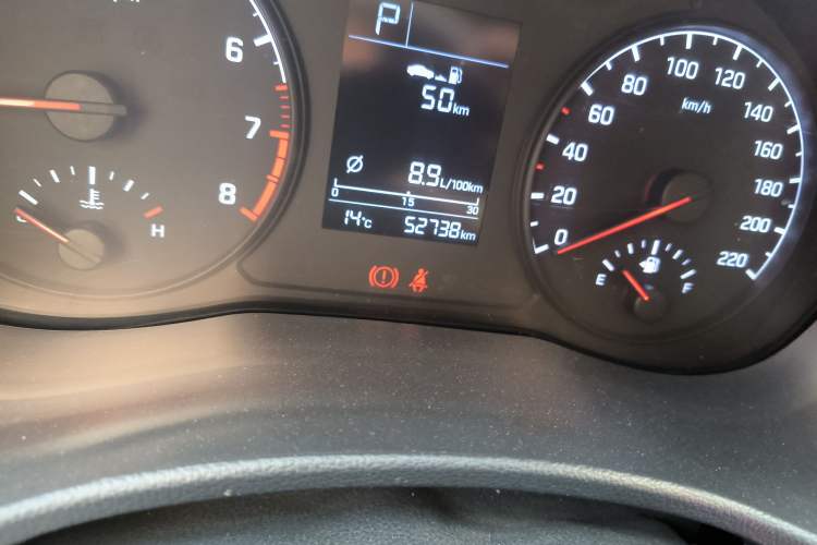 Used Hyundai Verna (new generation) 2016 1.4L Automatic Cool Edition GLS Odometer Close Up