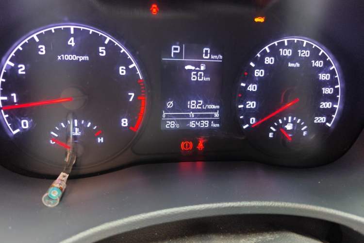 Used Hyundai Verna (new generation) 2016 1.4L Automatic Cool Edition GLS Odometer Close Up
