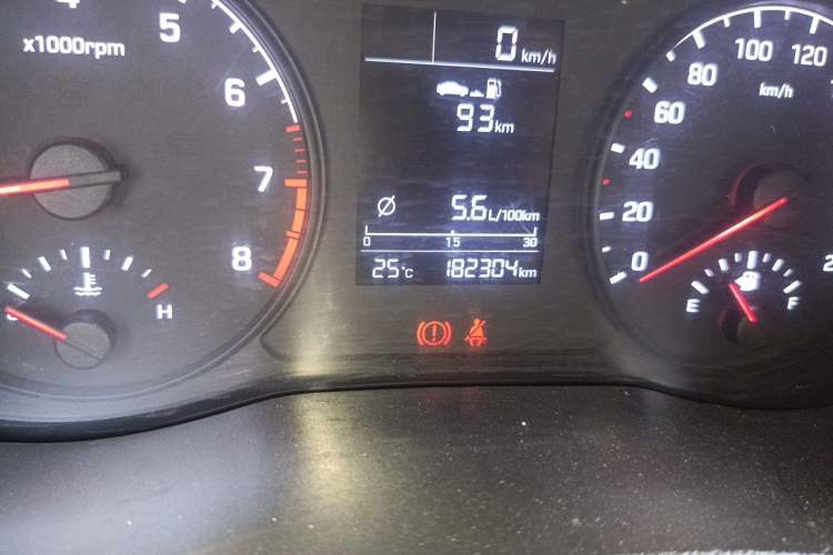 Used Hyundai Verna (new generation) 2016 1.4L Manual Cool Edition GLS Odometer Close Up